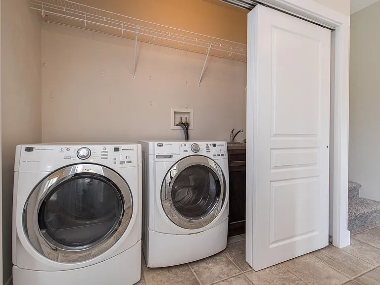 8491 Piper Cres #6 — Photo 11
