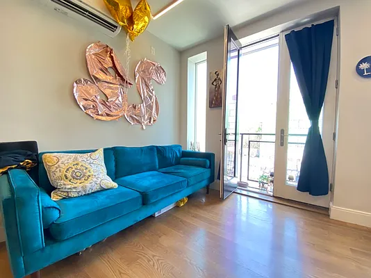 Rented by MySpaceNYC | media 4