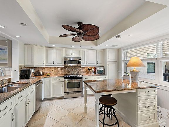 5th image of 374 Golfview Road #405