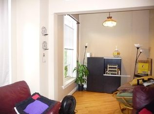 1042 W Webster Ave APT 3, Chicago, IL 60614