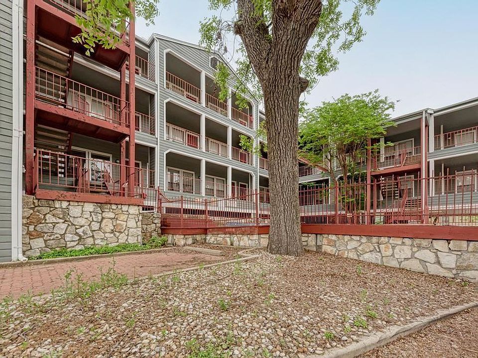 2nd image of 2901 San Jacinto Blvd APT 208