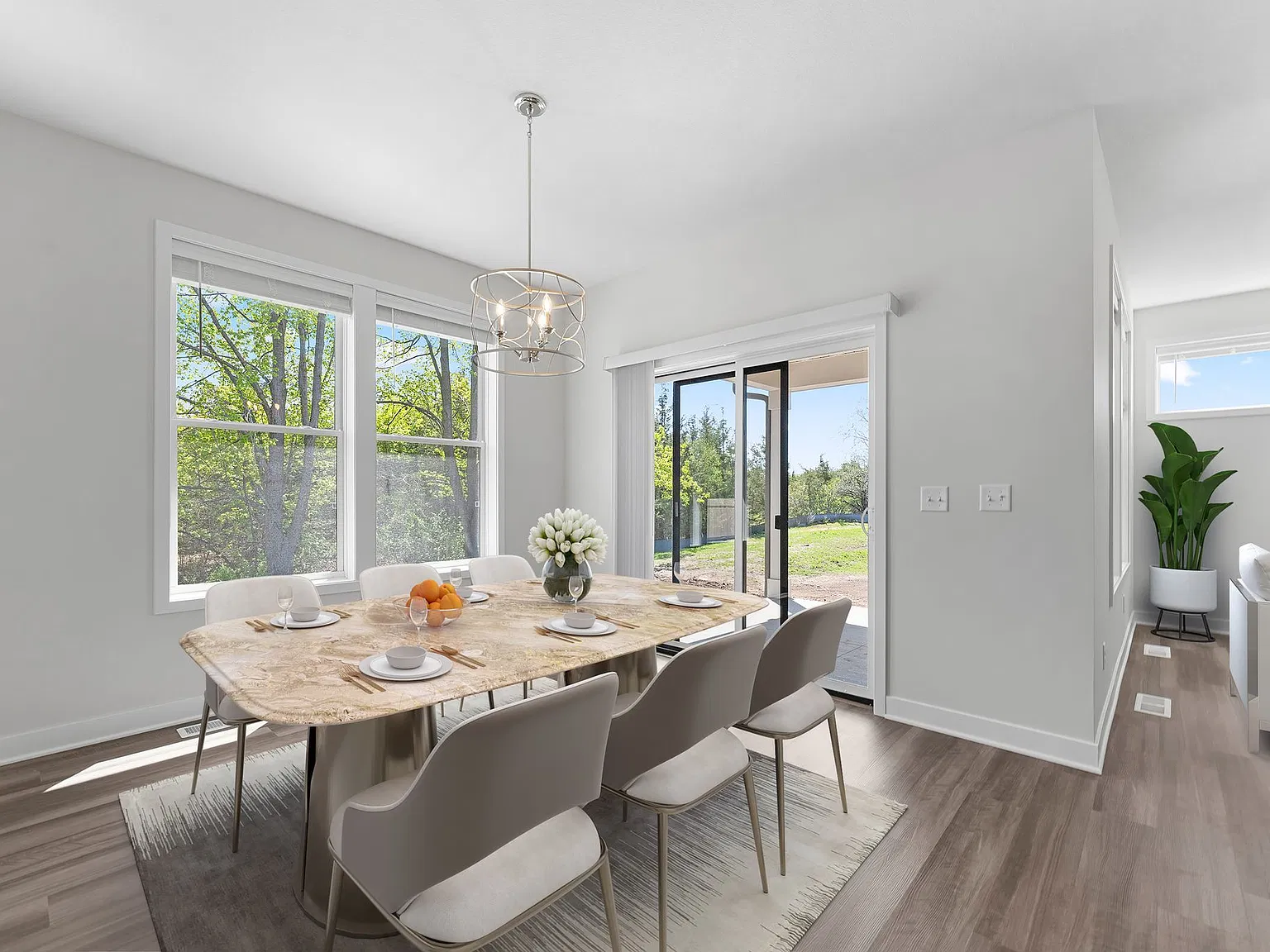 3 bed, 2252 sqft, $4,200 — Photo 3