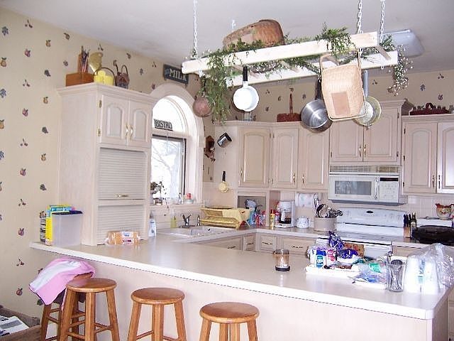 2nd image of 837 E B St
