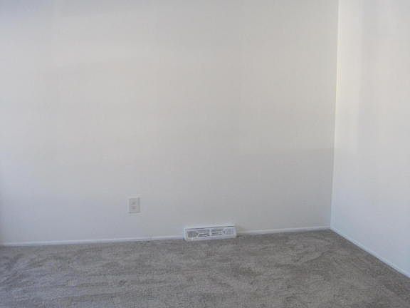 4th image of 20627 Emmett St