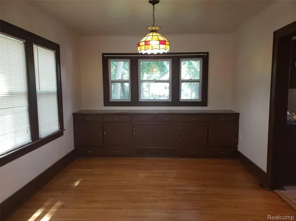 333 N Foster Ave, Lansing, MI 48912