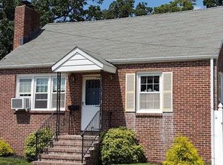 11 Kimble St, Edison, NJ 08817