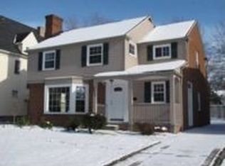 3673 Stoer Rd, Shaker Heights, OH 44122