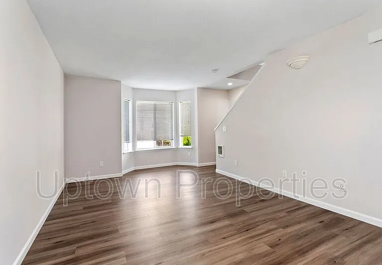 5286 SW 174th Ter — Photo 2