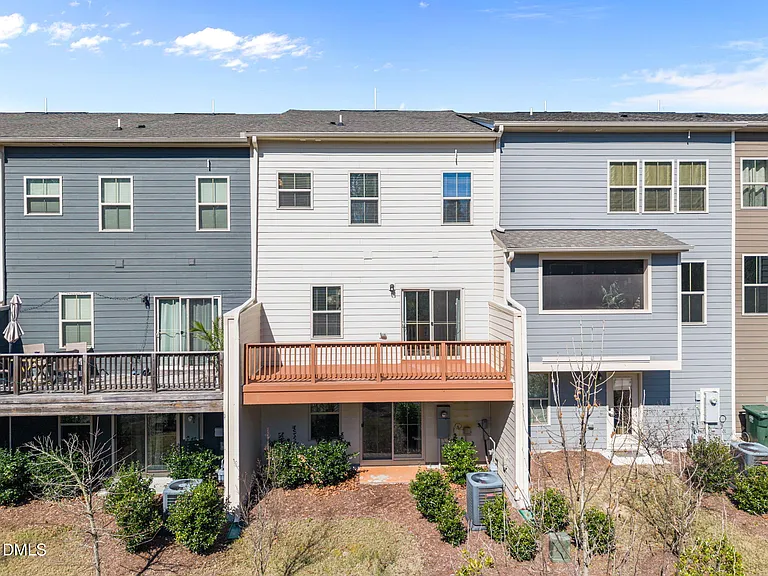 816 Channing Park Cir — Photo 32