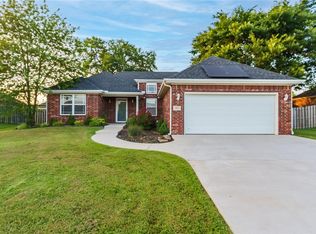 301 Halleck Coach Rd, Centerton, AR 72719