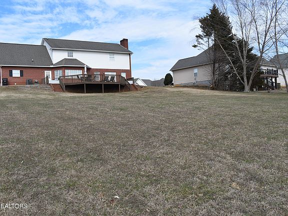 5th image of 305 Hill Top Dr