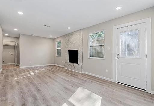 3rd image of 8310 Glen Regal Dr