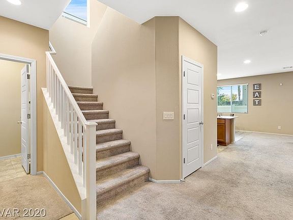 3rd image of 215 Heathrow Lake Ave