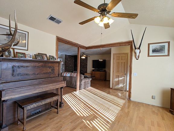 4th image of 517 E Cain Dr