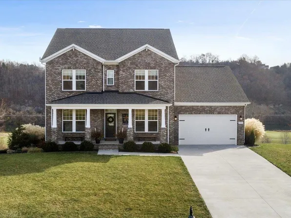 6436 Teeth Of The Dog Dr, Radford, VA 24141