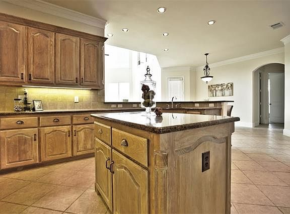 5th image of 19 Kendal Ct