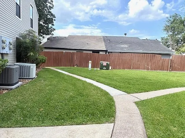 178 April Point Dr N — Photo 15
