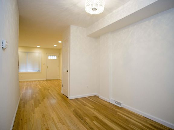 4th image of 34 Waldo Ave APT 2