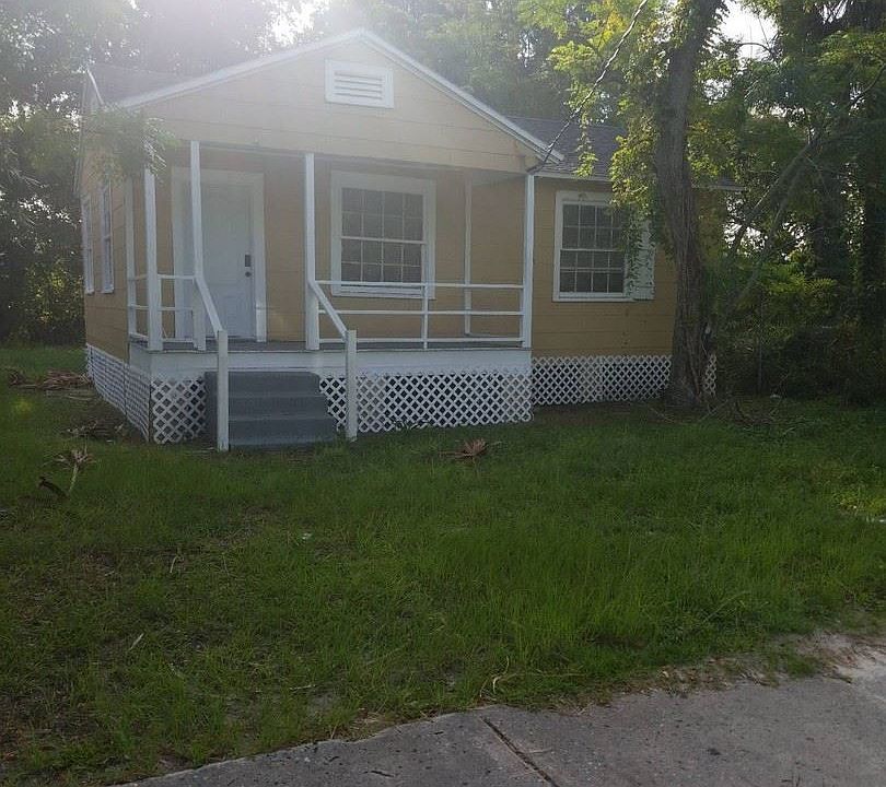 1st image of 1735 Thelma St