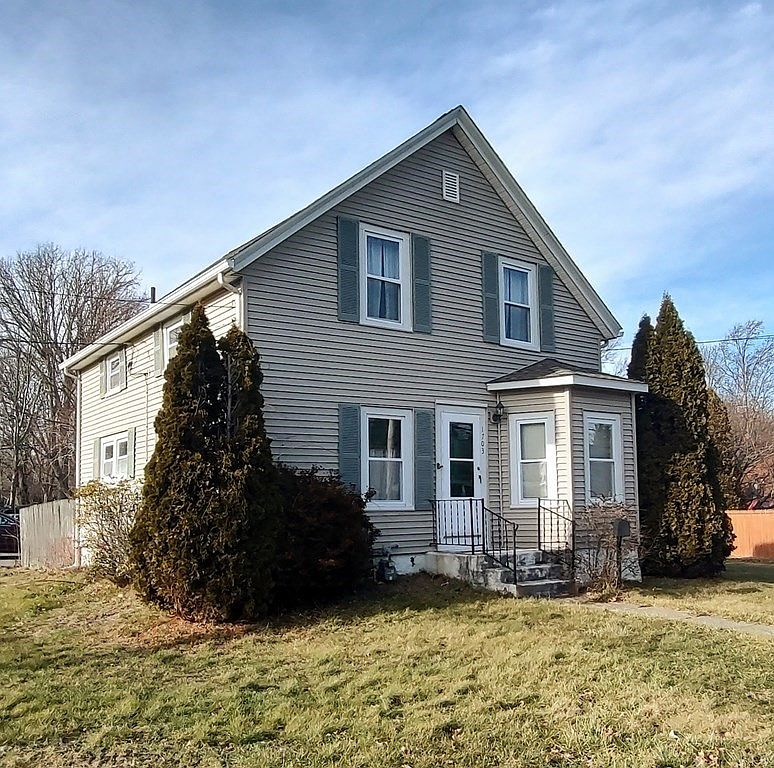 1703 County St, Somerset, MA 02726 | Zillow