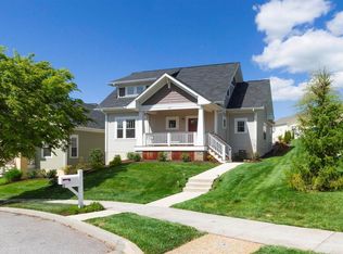 1800 Honeysuckle Dr, Blacksburg, VA 24060