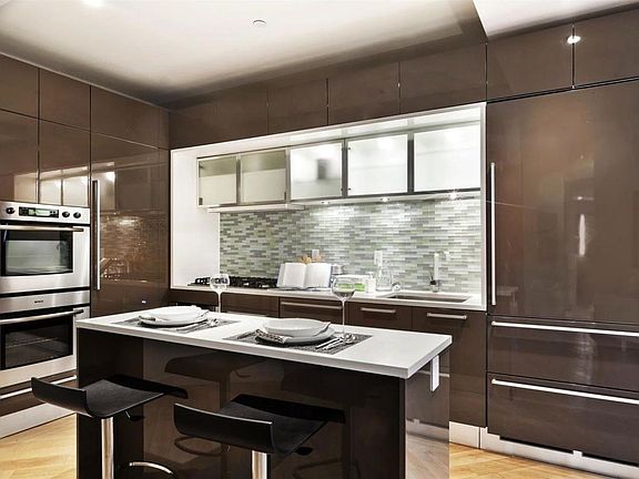 3rd image of 75 Wall St #29K