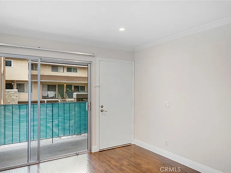 121 Sinclair Ave #206 — Photo 4