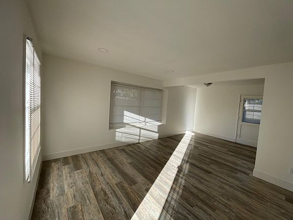 3rd image of 7765 Woodbine Way