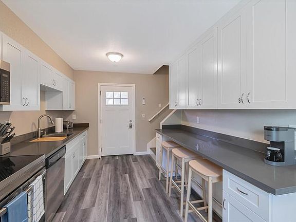 5th image of 160 Harrison Ave #C