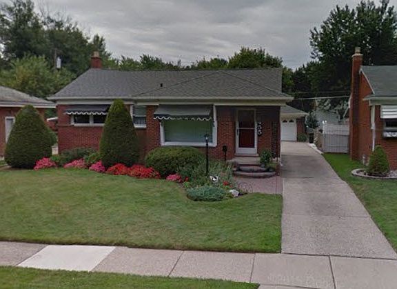 2nd image of 28455 Elmira St