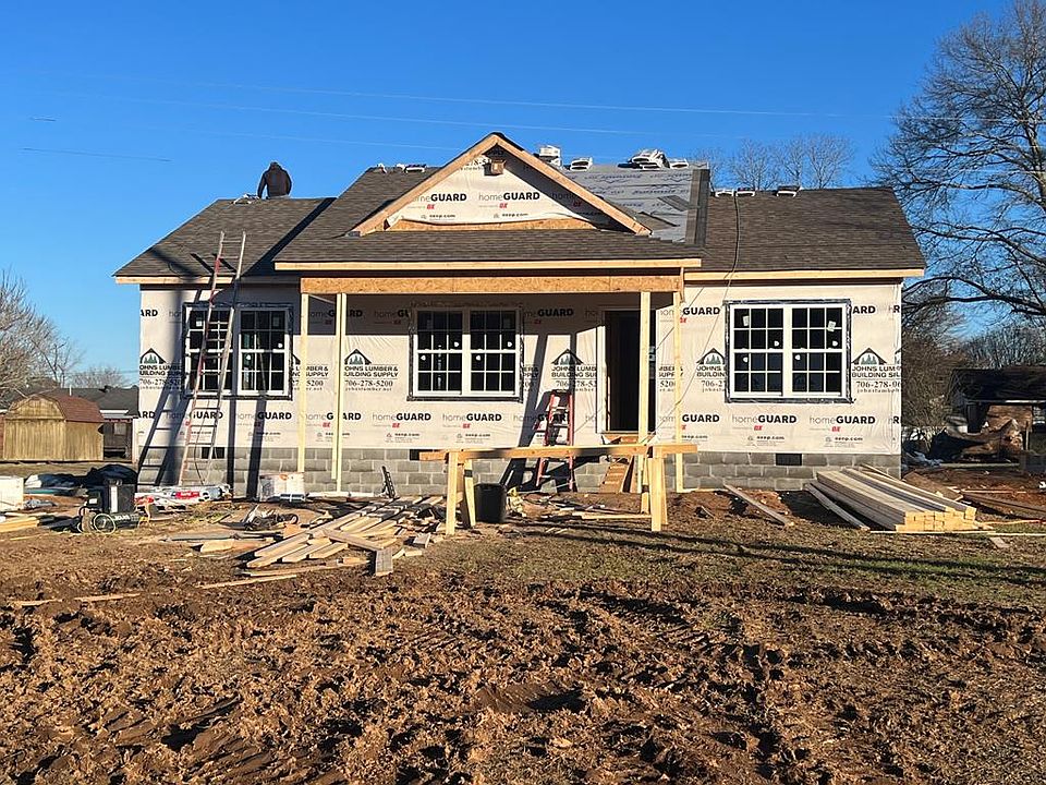 1st image of 270 N Hills Dr