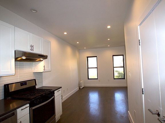 2nd image of 686 Sackett St Floor 4