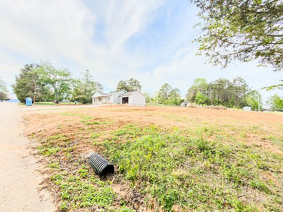 3rd image of 519 Forest Ridge Cir
