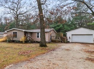 915 Delora St, Muskegon, MI 49442