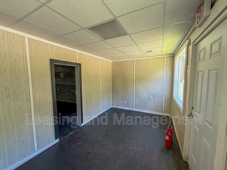 839 W Richardson Ave — Photo 8
