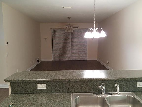 5th image of 41 Sorrento Ct
