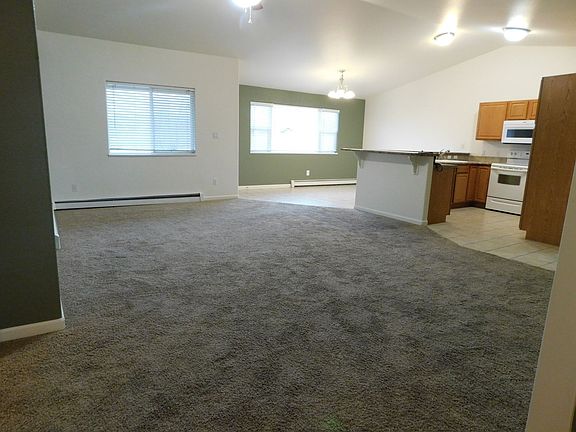2nd image of 3016 Oakwood Dr