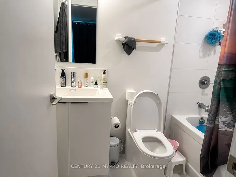 230 Simcoe St #1636 — Photo 9