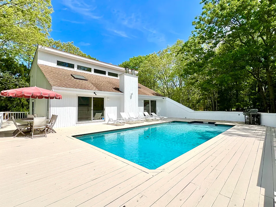 6 Wildflower Ln