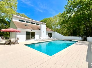 6 Wildflower Ln, East Hampton, NY 11937