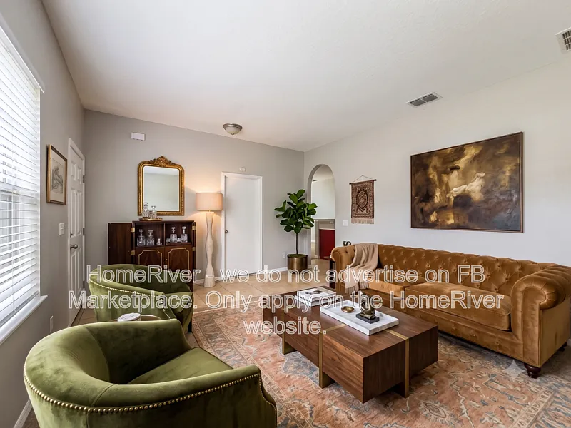 4 bed, 2.0 bath, 1776 sqft, $2,145 — Photo 2