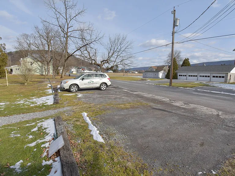 3 Fairview St — Photo 28