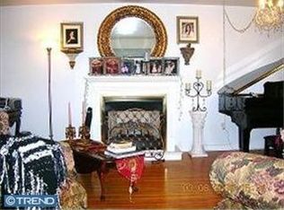 136 Valley Run Dr, Cherry Hill, NJ 08002