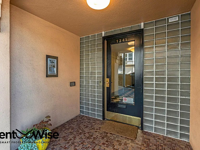 1341 Union St #10 — Photo 4