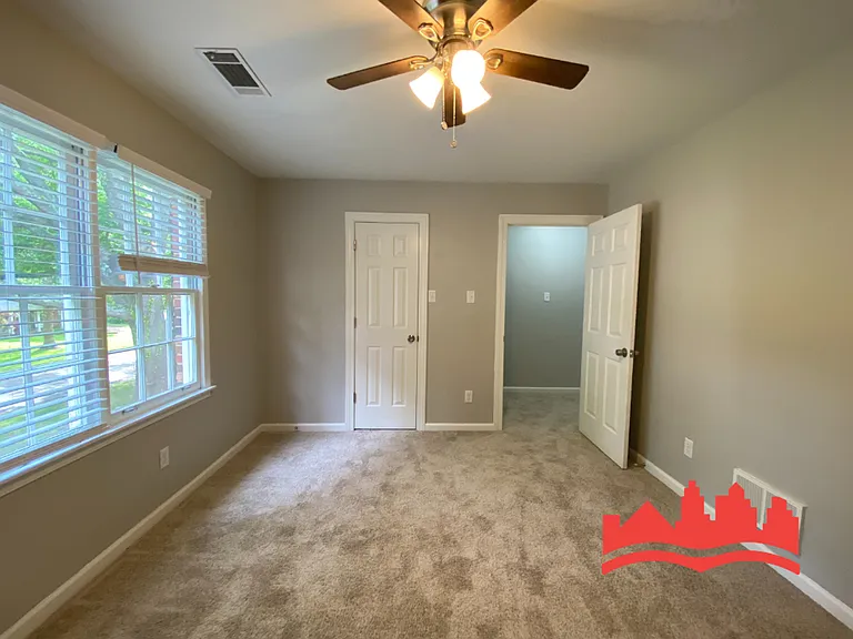 8510 Farmington Cv — Photo 10