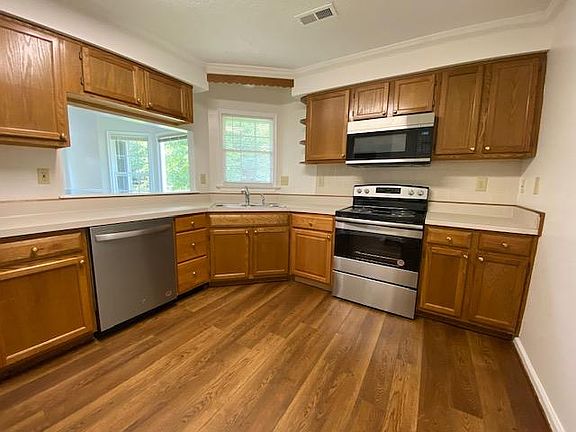 2nd image of 106 Sawgrass Turn