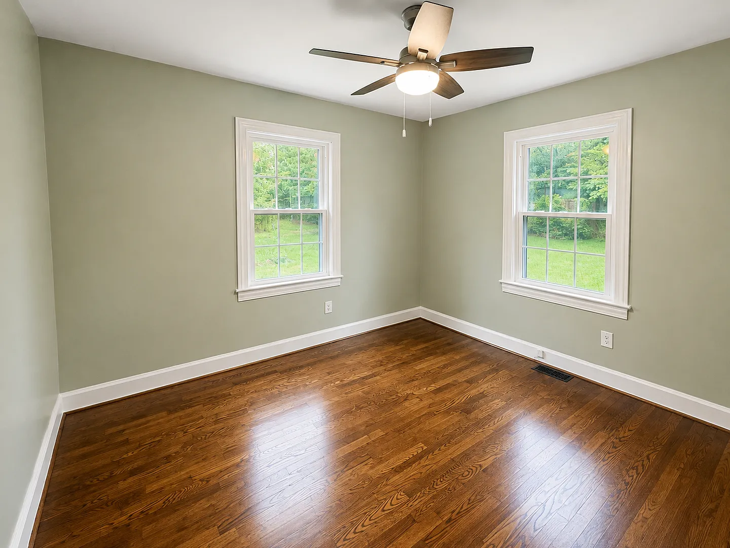 Charming Greenville Home — Photo 4