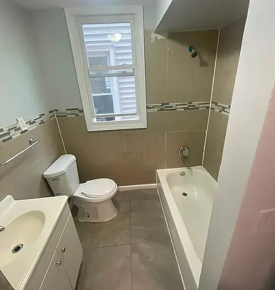 382 Sanford Ave — Photo 3
