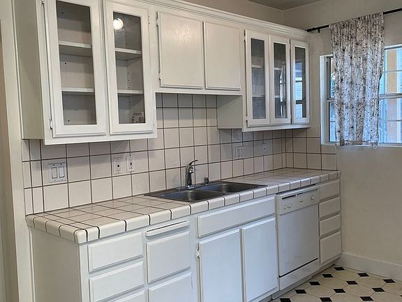 5th image of 2302-2304 H St