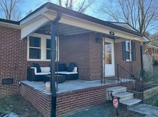 600 Hebron Rd, Hendersonville, NC 28739